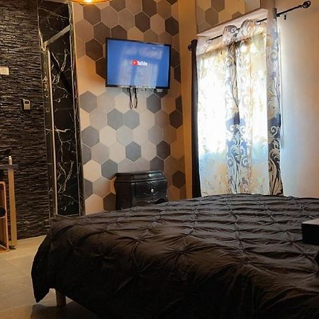 13 Nuances De Grey Jacuzzi Villa มาร์กเซย ภายนอก รูปภาพ