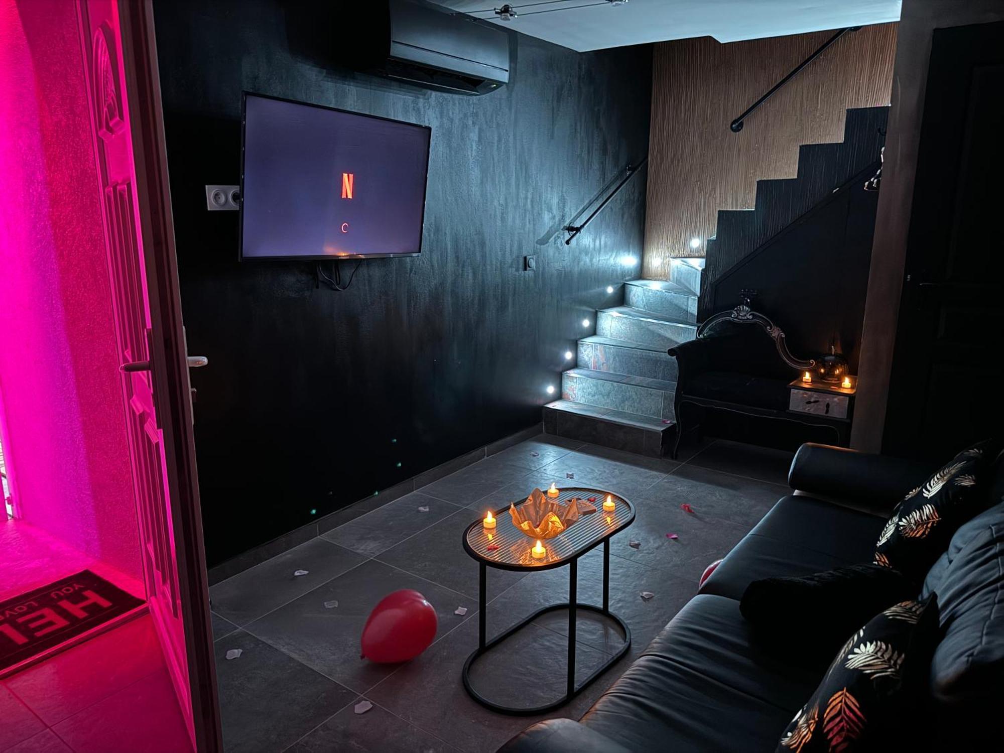 13 Nuances De Grey Jacuzzi Villa มาร์กเซย ภายนอก รูปภาพ