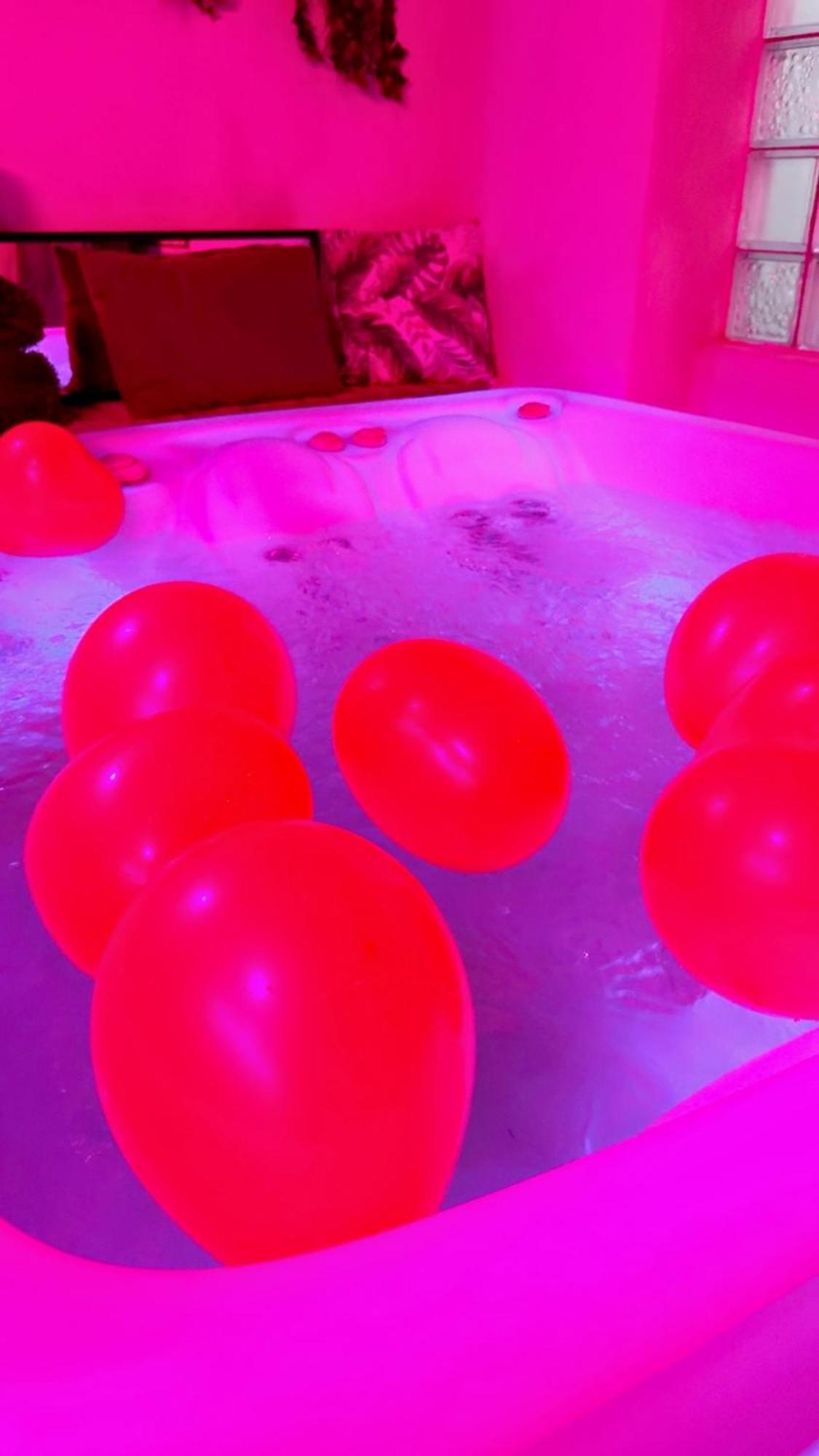 13 Nuances De Grey Jacuzzi Villa มาร์กเซย ภายนอก รูปภาพ