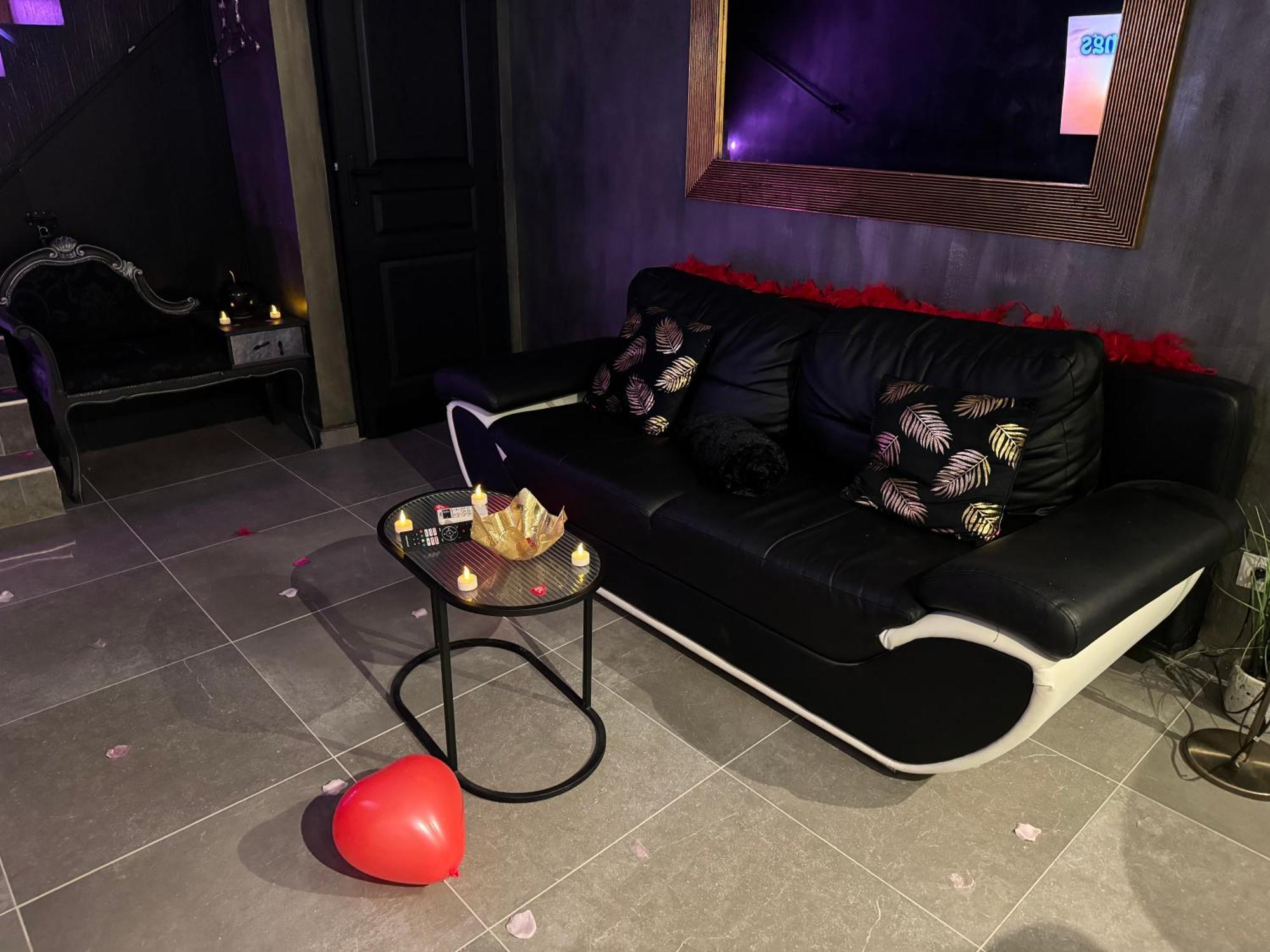 13 Nuances De Grey Jacuzzi Villa มาร์กเซย ภายนอก รูปภาพ