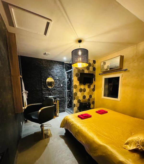 13 Nuances De Grey Jacuzzi Villa มาร์กเซย ภายนอก รูปภาพ